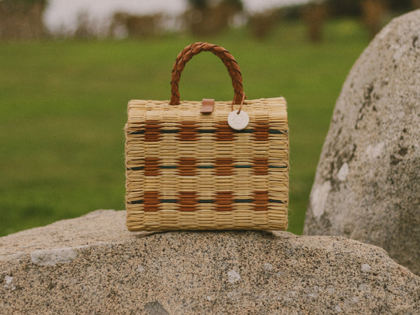 Genoveva hand-woven bag /<i>Mala Genoveva</i>